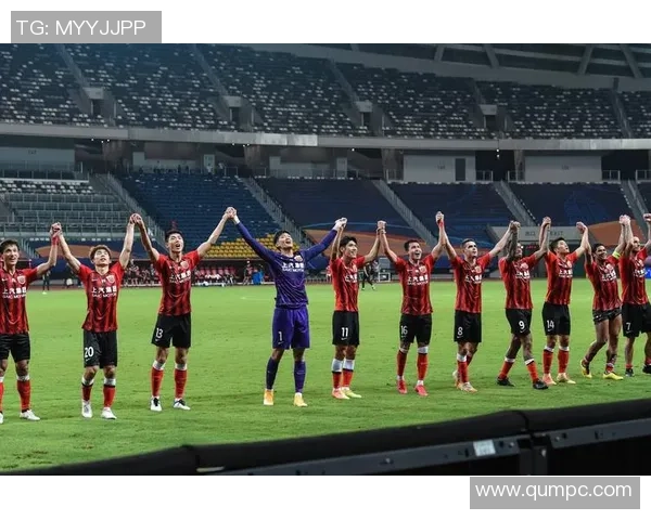 第11轮上海上港迎战北京国安精彩对决双方全力争胜展现足球魅力